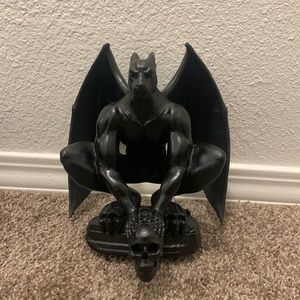 Killstar gargoyle statue